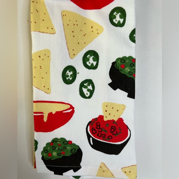 Set of 2 Mexican Appetizers Kitchen Towels Queso Salsa Guacamole Nacho Chips - Picture 8 of 8